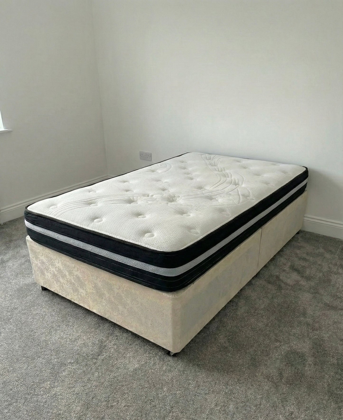 Small Double Divan Bed & Mattress